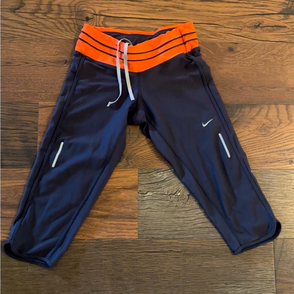 Nike cut off leggings